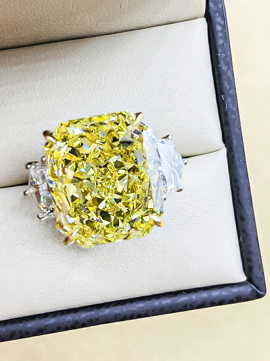 Gia Certified 7.00 Carat Fancy Vivid Yellow Diamond Ring