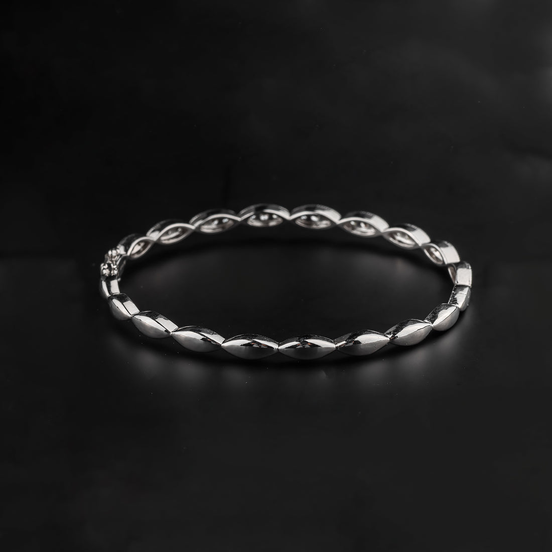 Diamond Bangle G10256