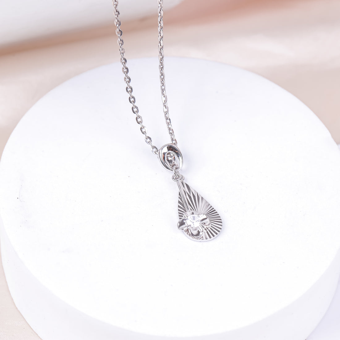 Diamond Pendant P11057