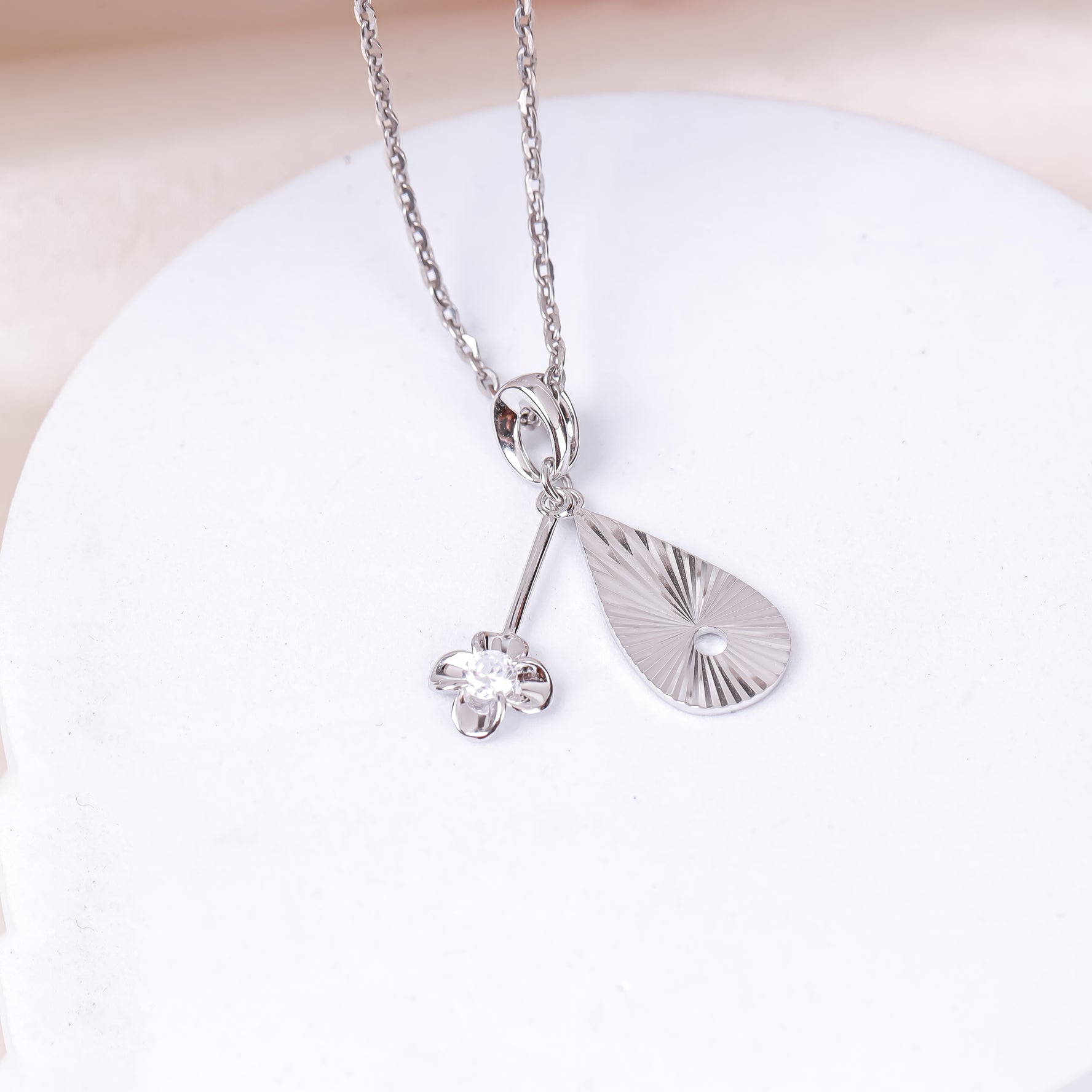 Diamond Pendant P11057