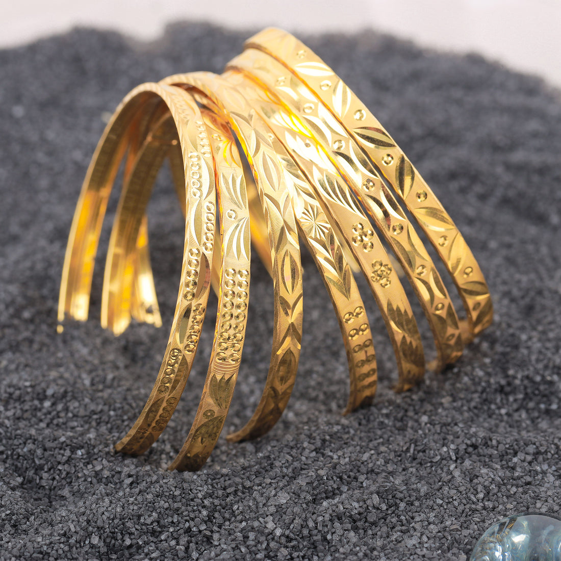 18K Gold Bangle G10400