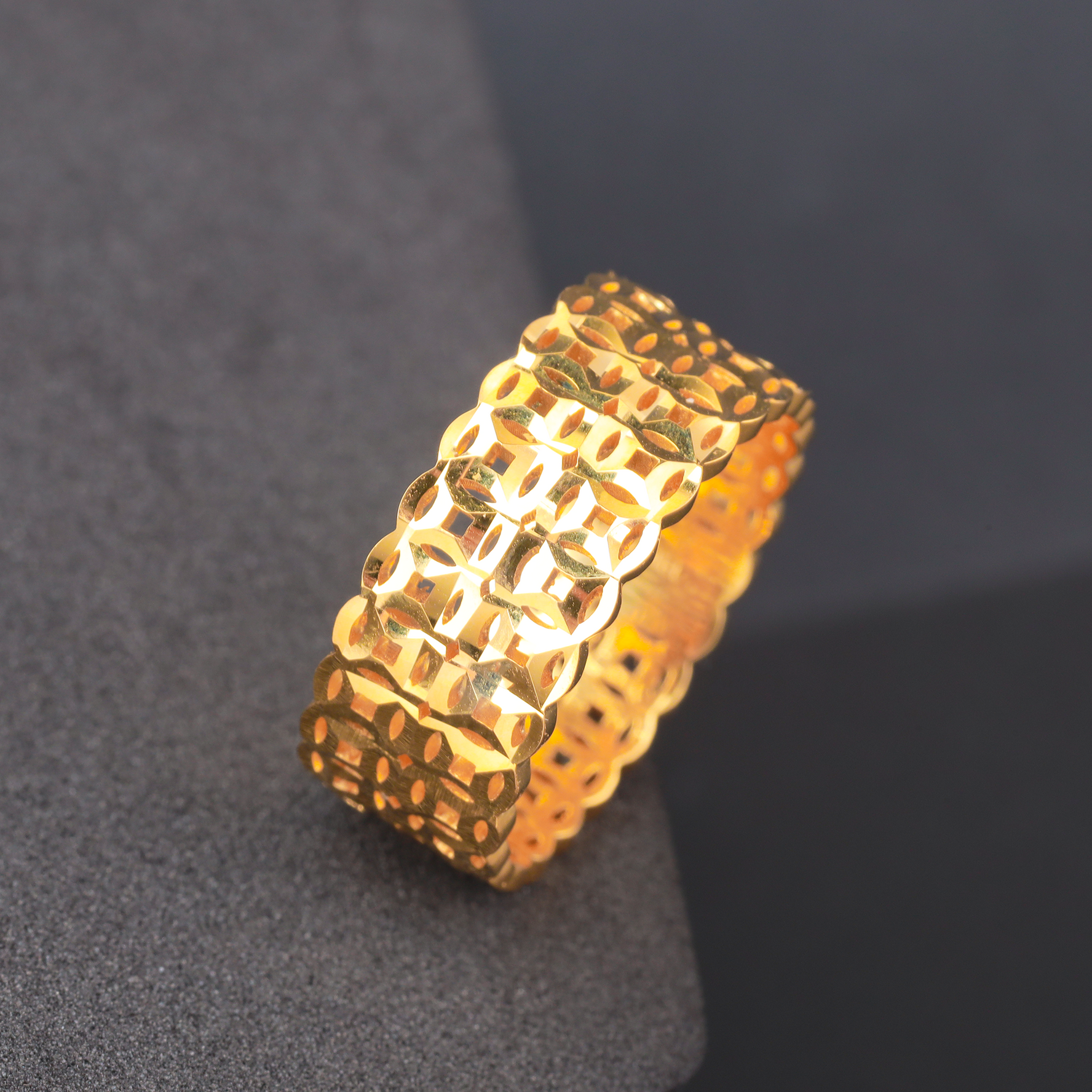 18K Gold Ring D10827