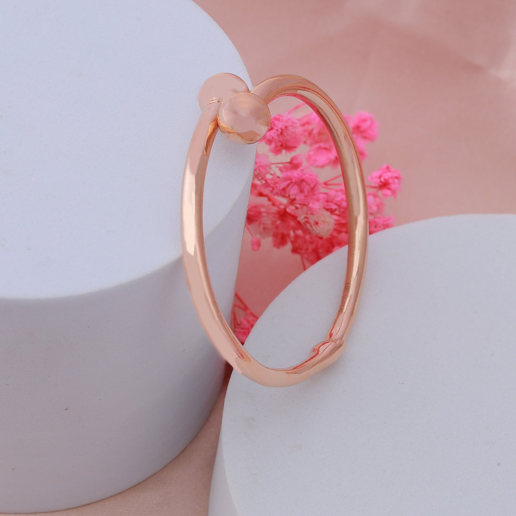 18K Gold Bangle G10368