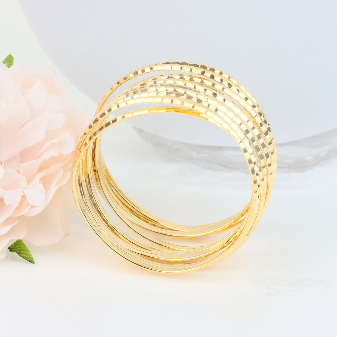 18K Gold Bangle G10348