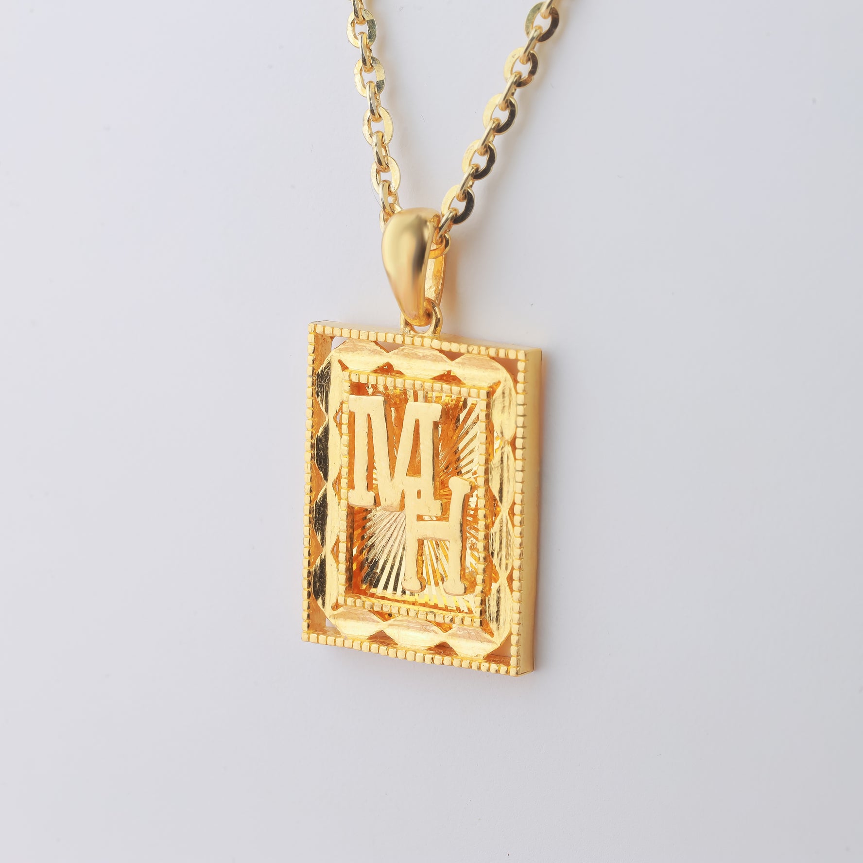 24K Gold Pendant P10913