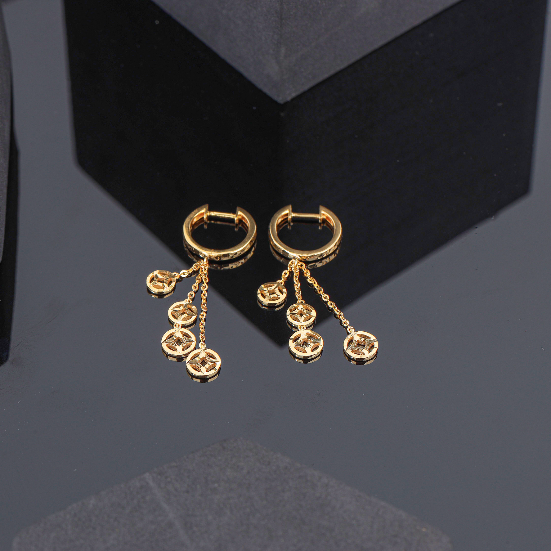 18K Gold Erring E10891