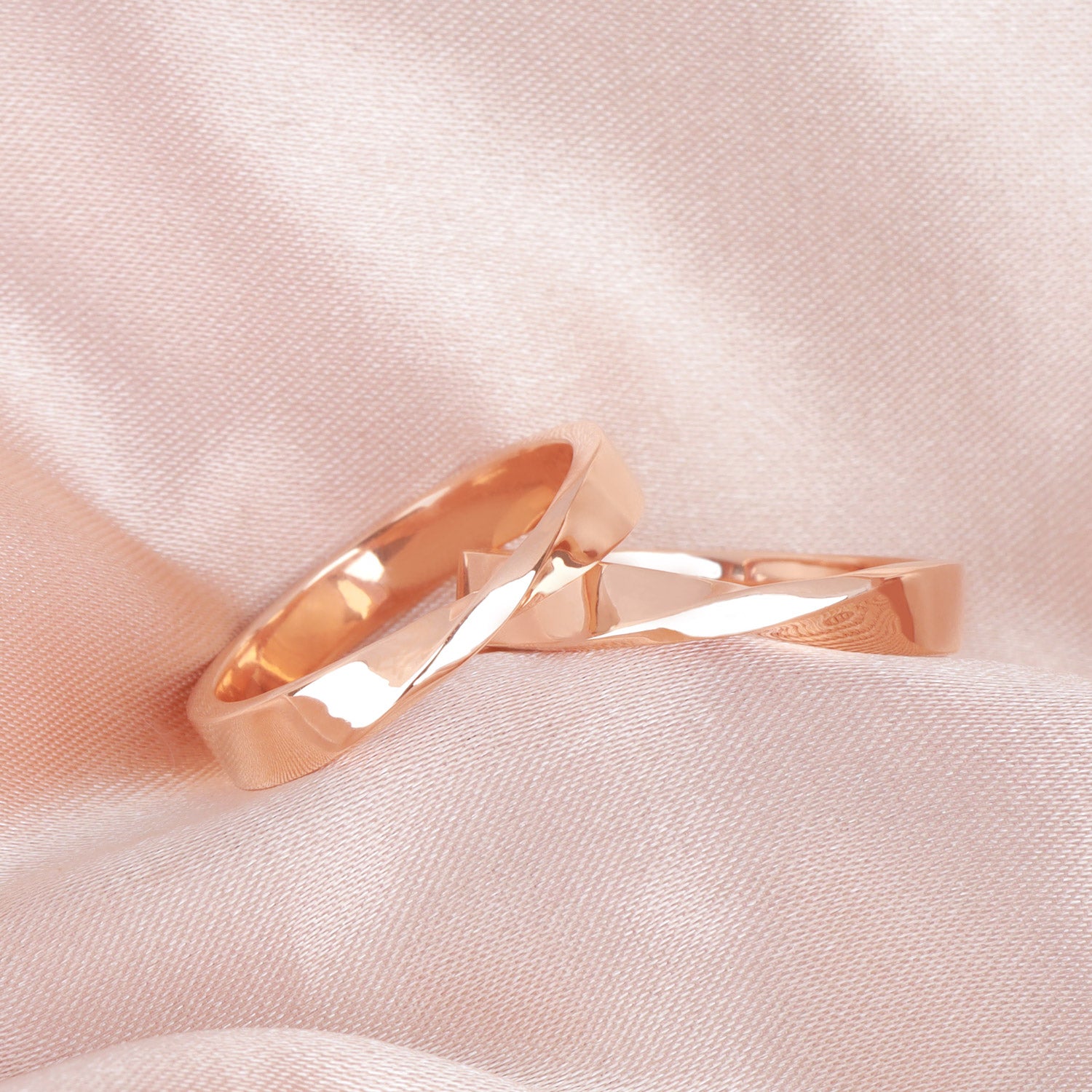 18K Gold Wedding Rings D10898