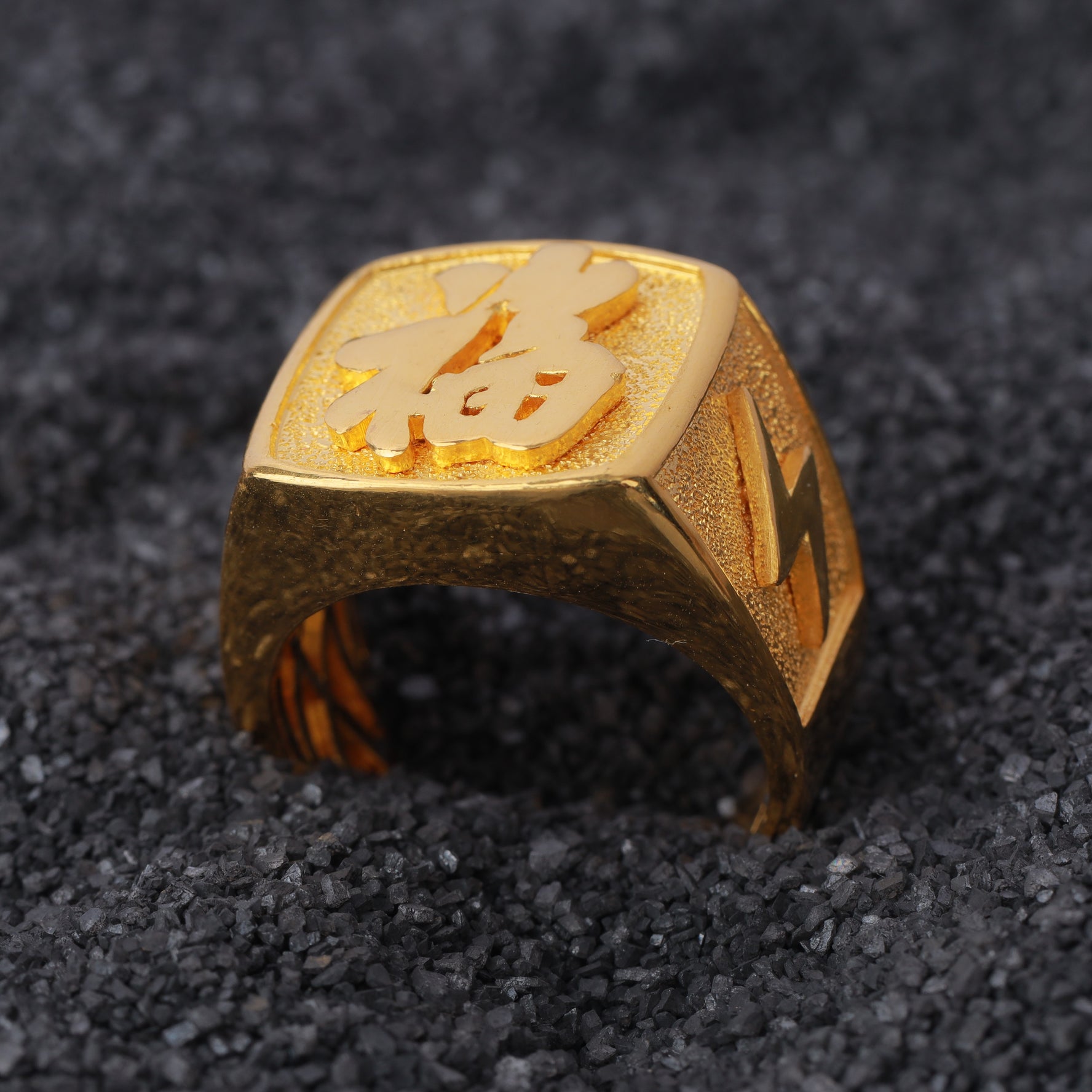 24K Gold Ring D10880